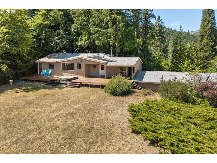 Property Photo:  1910 Proctor Rd  OR 97040 