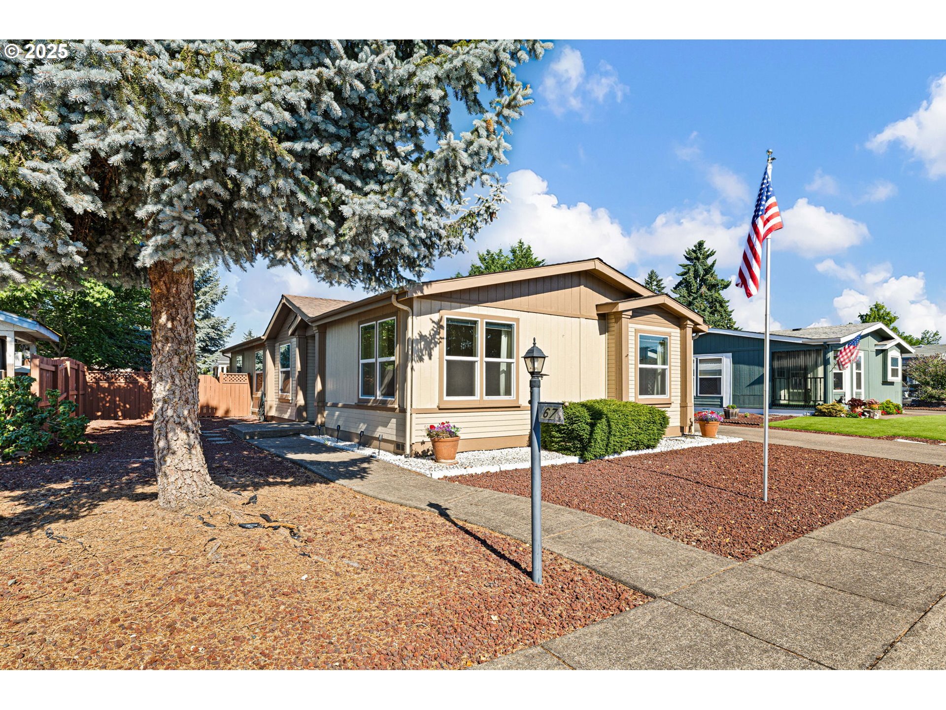 Property Photo:  3700 Babcock Ln 67  OR 97401 