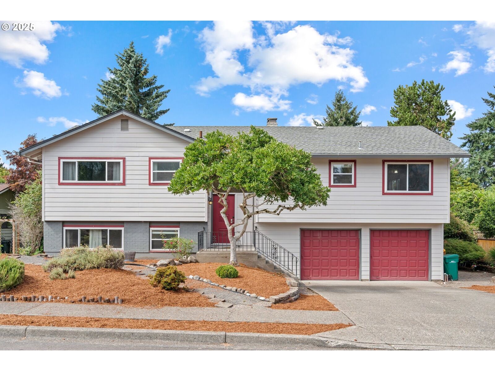 Property Photo: 14125 SW Barlow Ct OR 97008