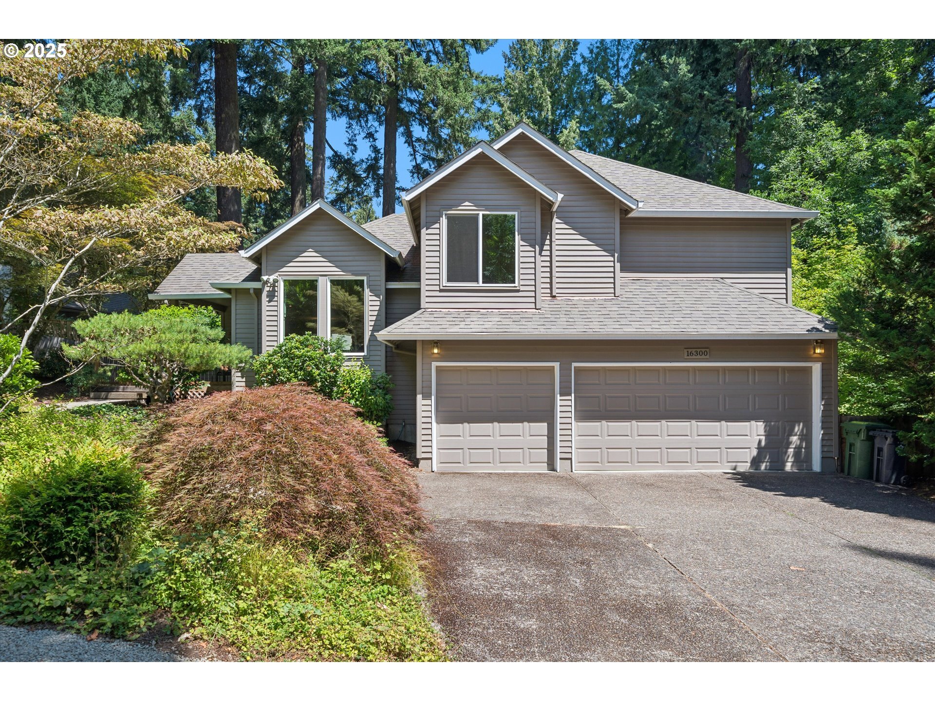 Property Photo: 16300 Sunrise Ct OR 97035