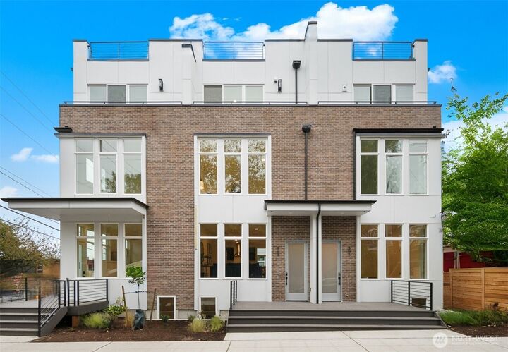 Property Photo: 505 11th Avenue E WA 98102