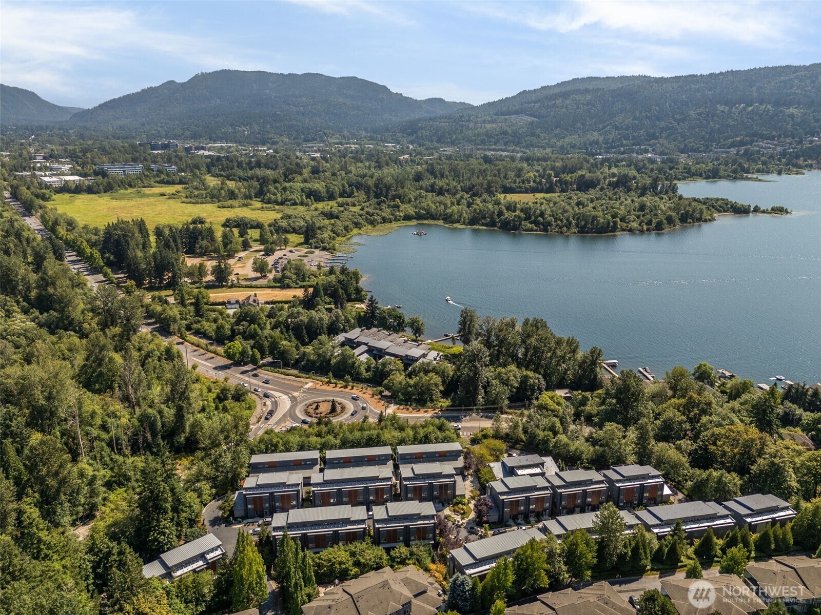 Property Photo: 4261 213 Place SE 43 WA 98029