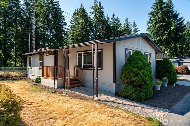 Property Photo: 620 112th St SE 30 WA 98208