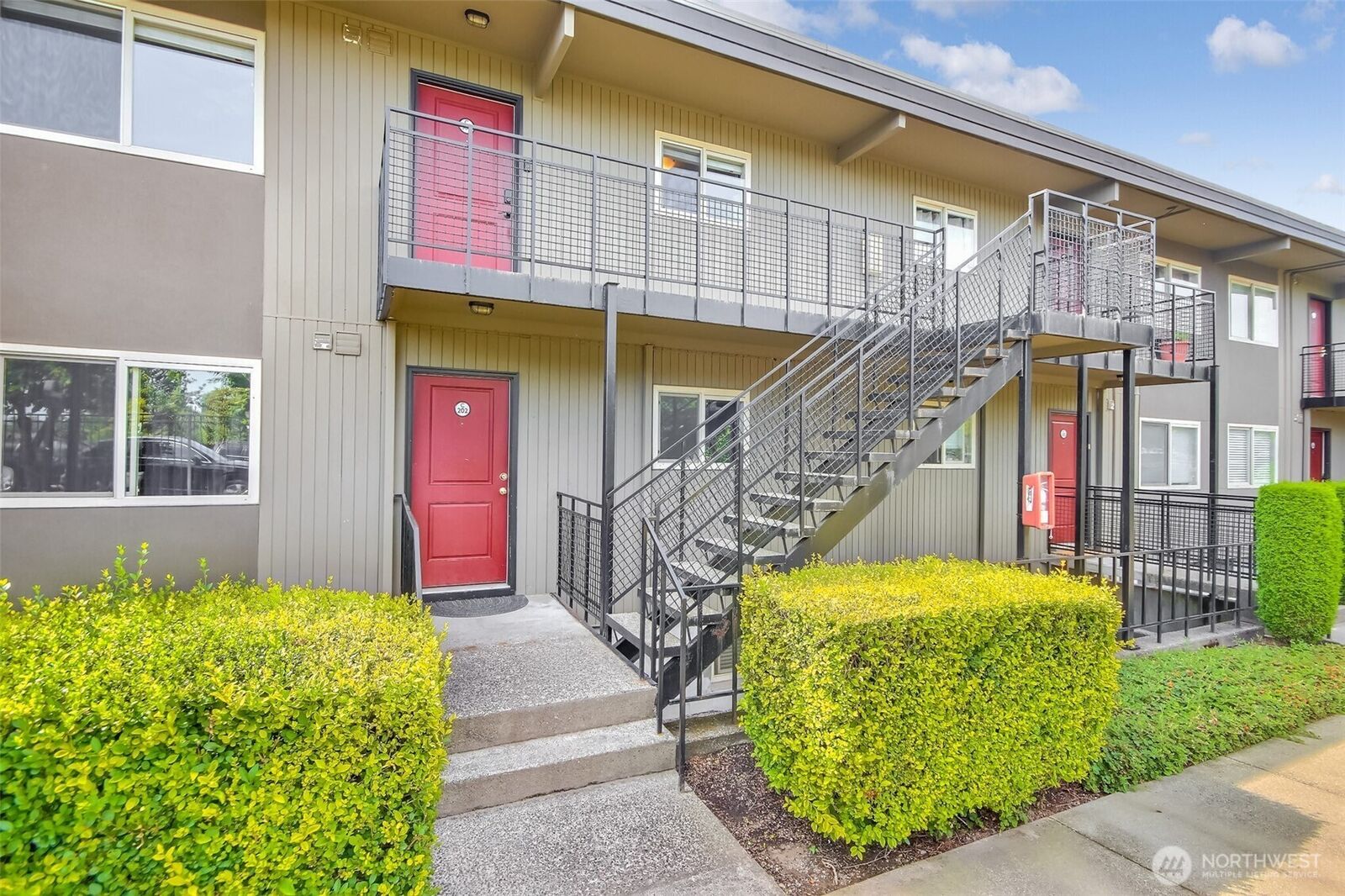 Property Photo: 1102 S 27th C302 WA 98409
