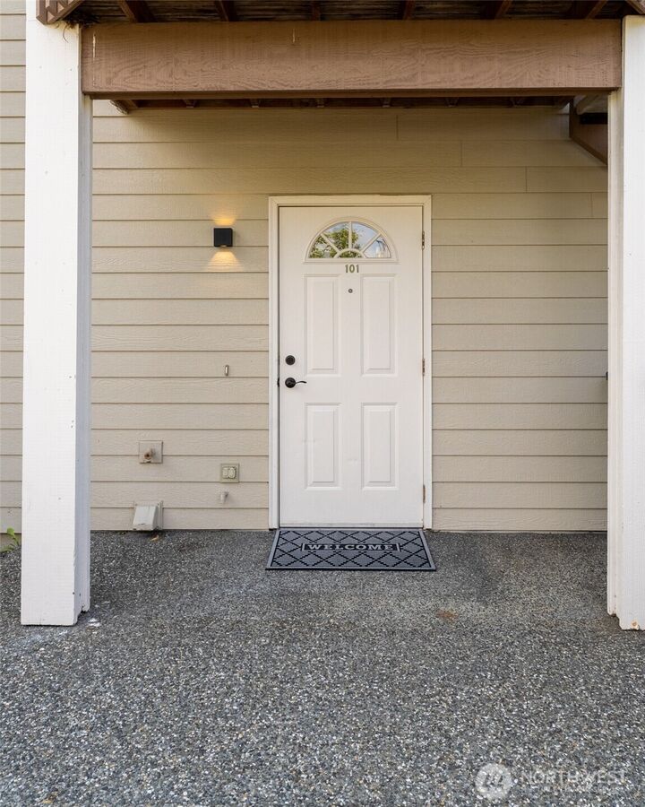 Property Photo: 3374 Southbend Place 101 WA 98226