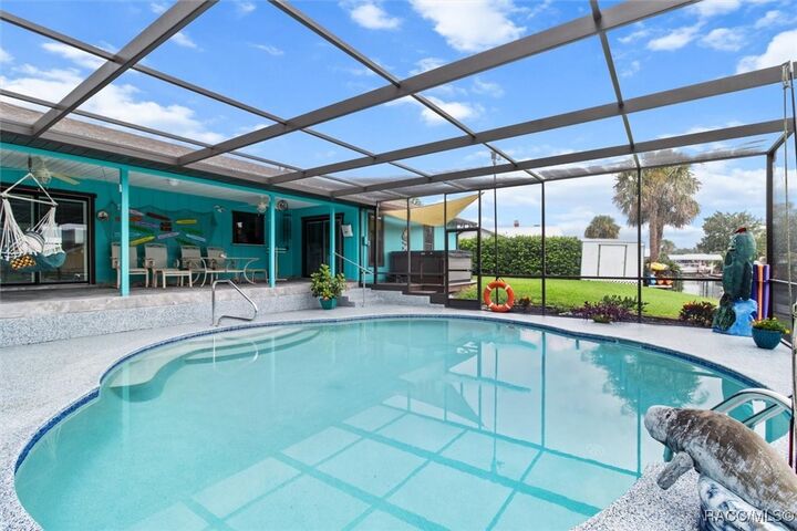 Property Photo: 121 SE 2nd Avenue FL 34429