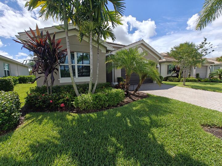 Property Photo:  11681 SW Hawthorne Hill Road  FL 34987 
