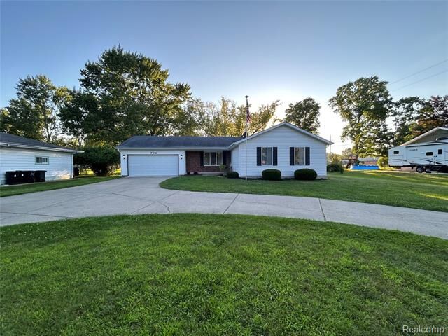Property Photo:  704 Colorado Street  MI 48040 