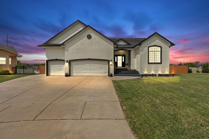 1459 S Shiloh Ct  Wichita KS 67207-6587 photo