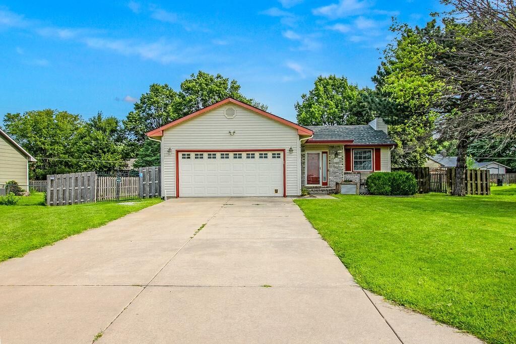 Property Photo:  620 E School St  KS 67133 