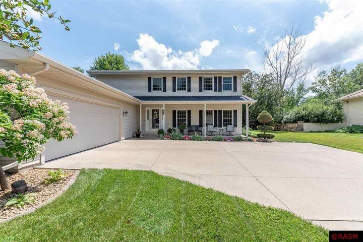 Property Photo:  1030 Oak Terrace Drive  MN 56003 