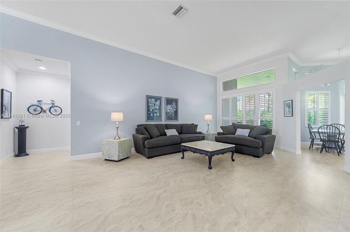 Property Photo:  2530 Hunters Run Way  FL 33327 