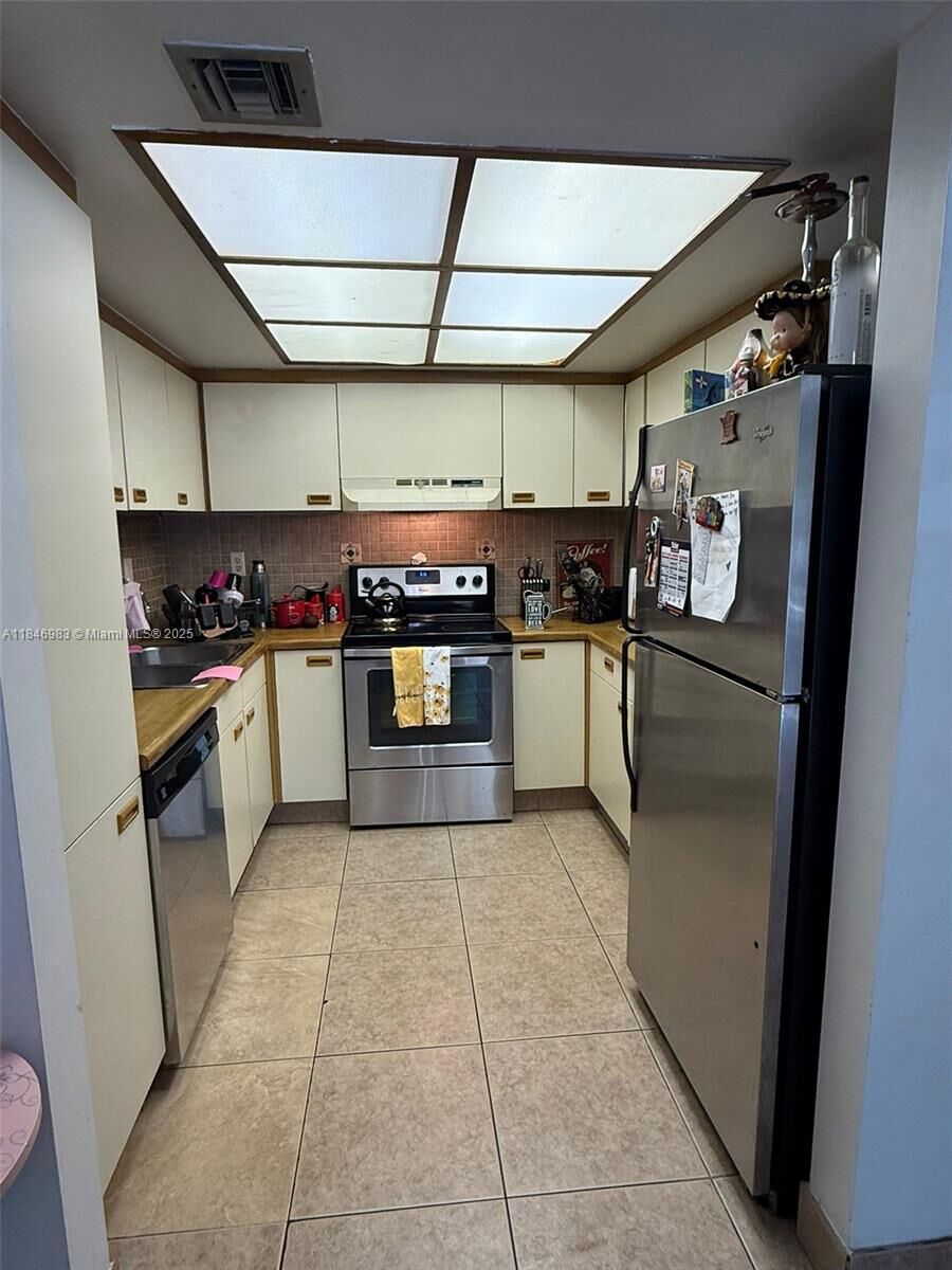 Property Photo: 9015 SW 125th Ave N204 FL 33186