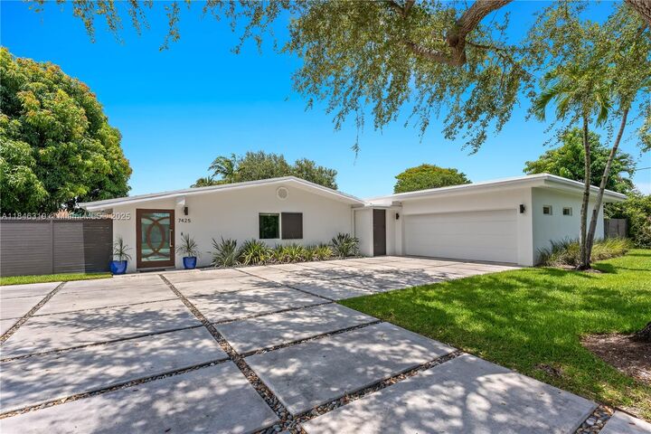 7425 SW 139th Ter  Palmetto Bay FL 33158 photo