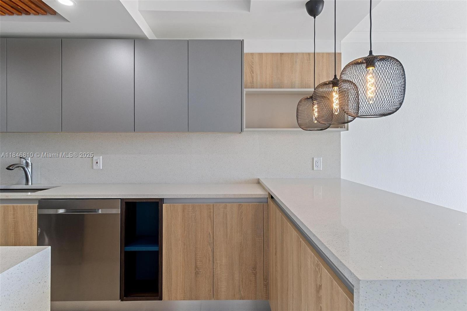 Property Photo: 2350 NE 135th St 504 FL 33181
