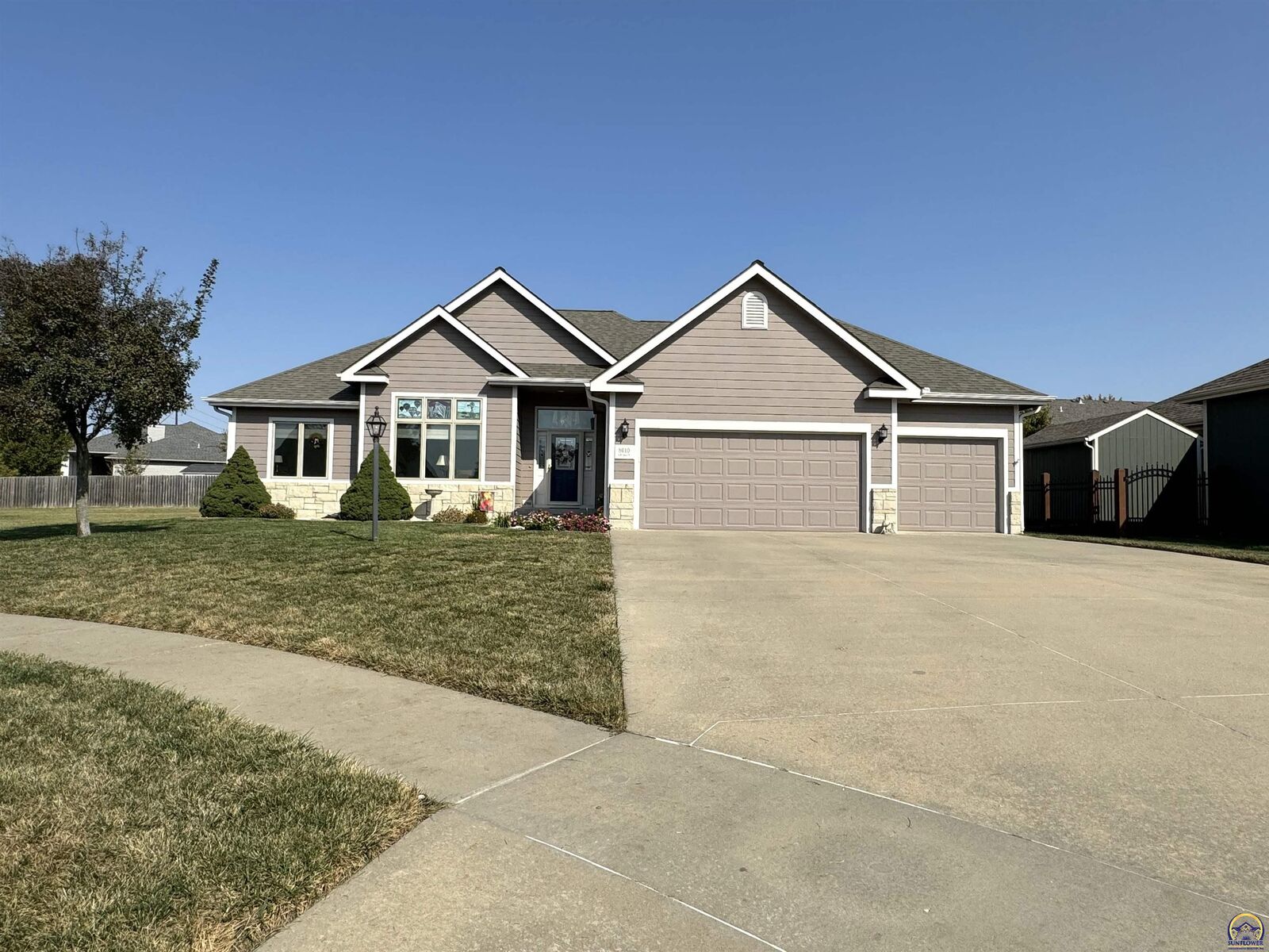 Property Photo: 8010 SW 28th Ct KS 66614