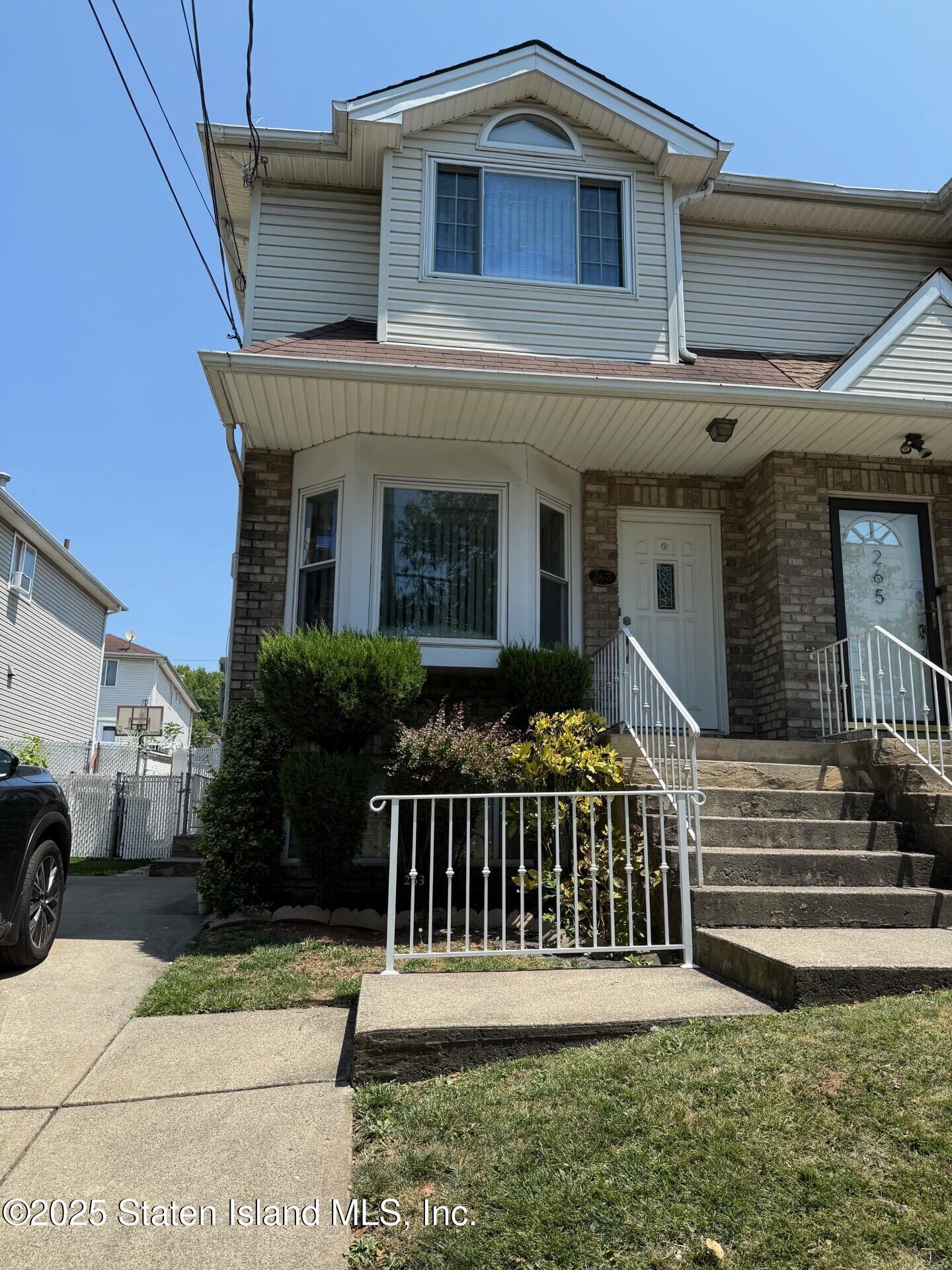 Property Photo:  263 Seguine Avenue  NY 10309 