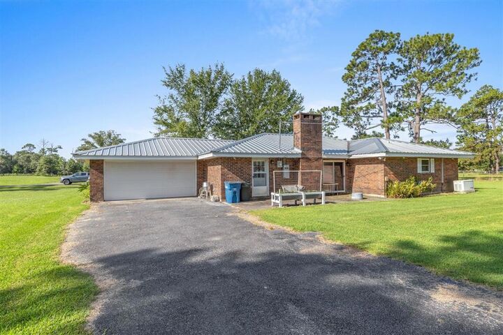 Property Photo:  744 Belle Avenue  LA 70611 