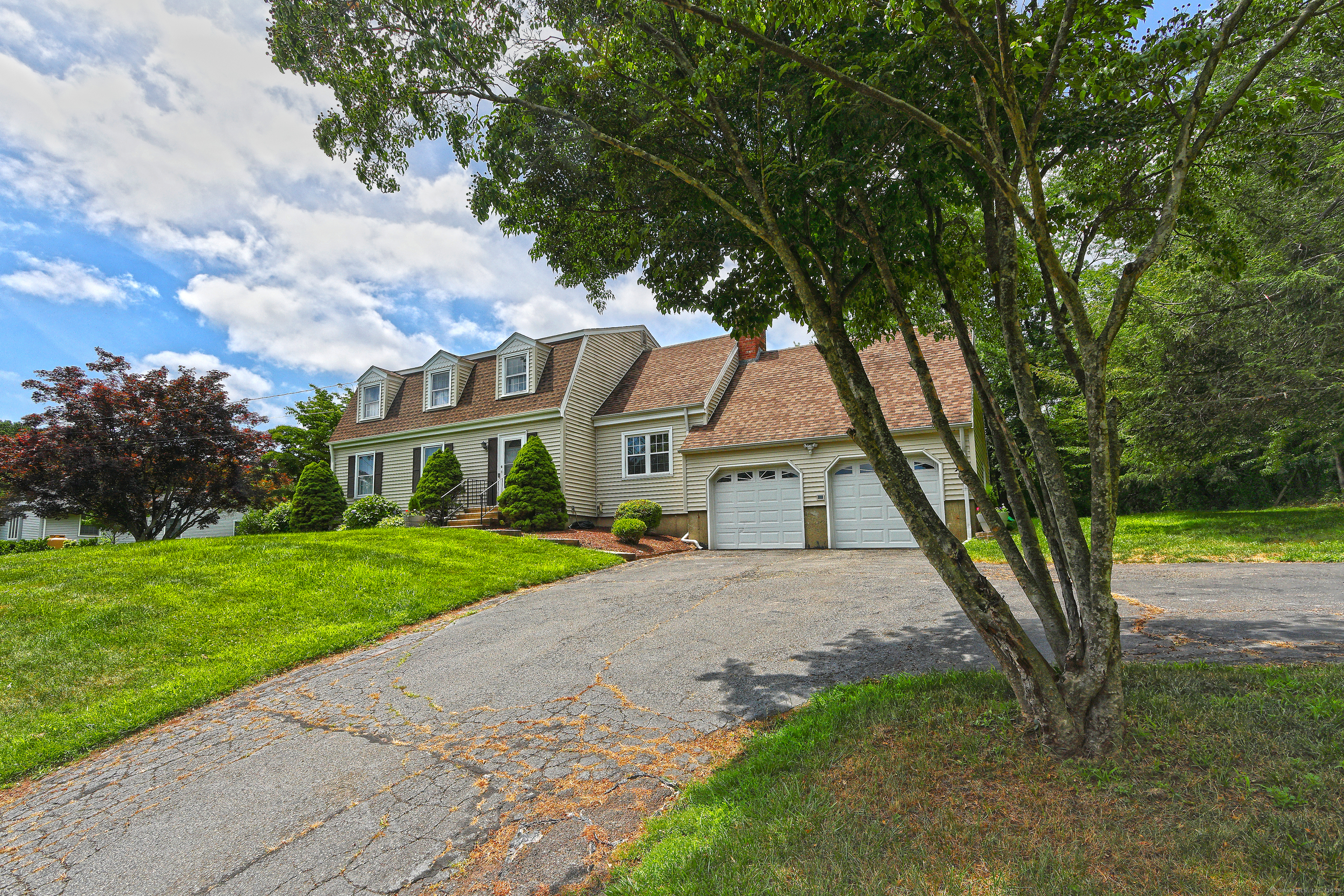 Property Photo:  55 Kings Highway  CT 06473 