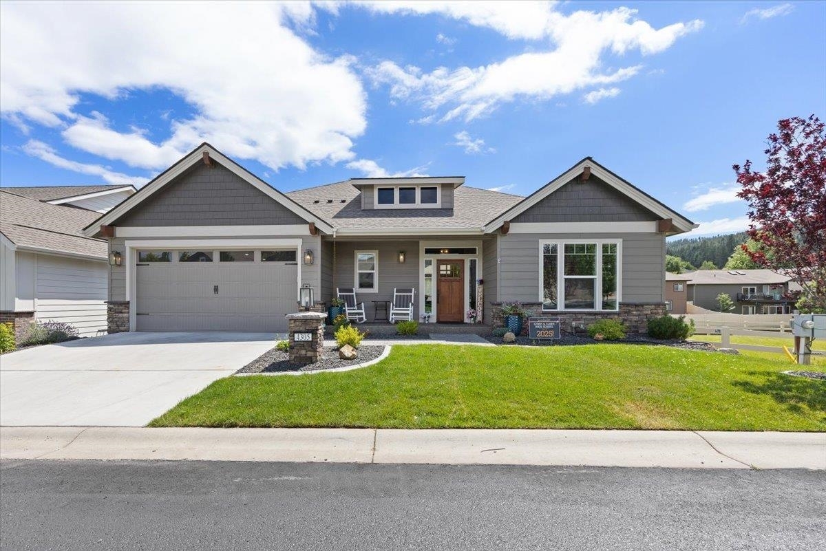 Property Photo: 4305 S Rosedale Ln WA 99223