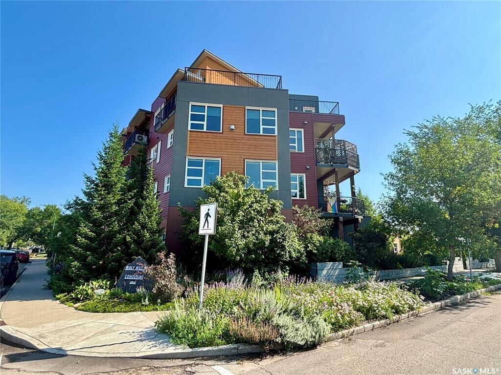 Property Photo: 530 J Avenue S 306 SK S7M 2A8
