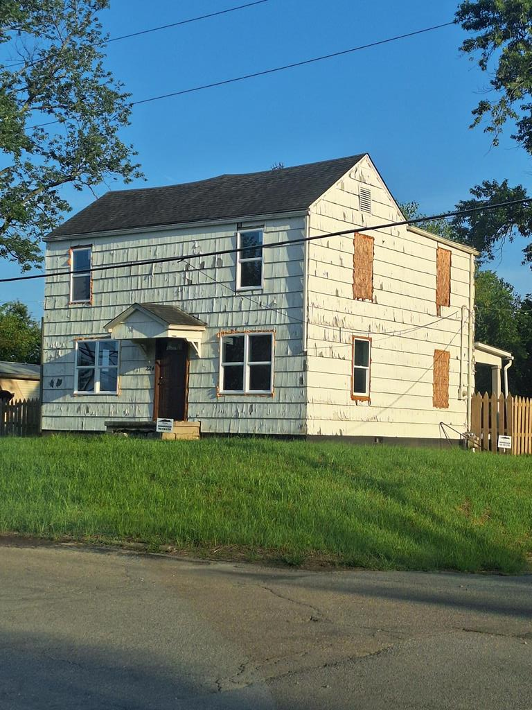 Property Photo:  224 4th St  OH 45692 