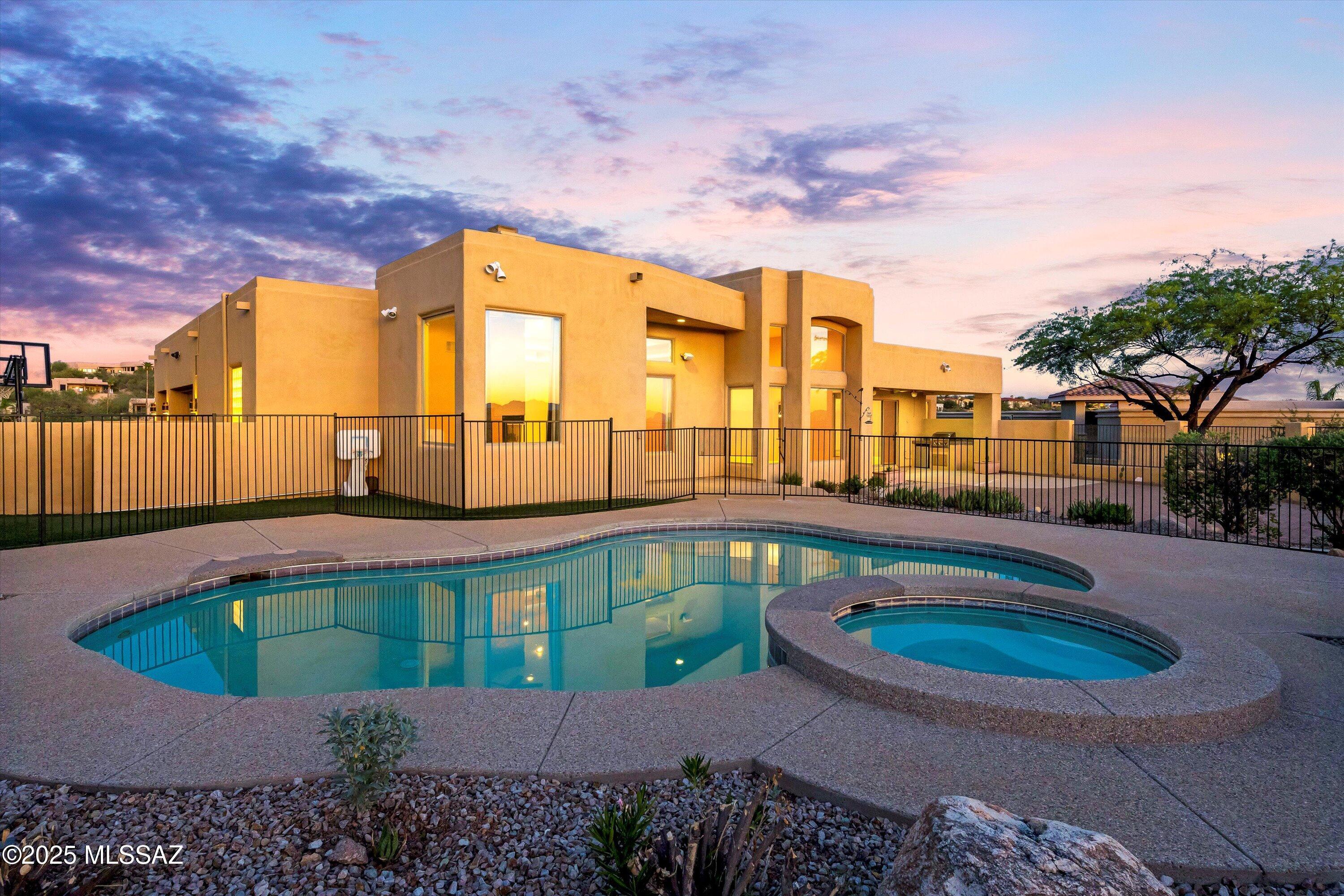 Property Photo:  6401 N Placita Alta Reposa  AZ 85750 