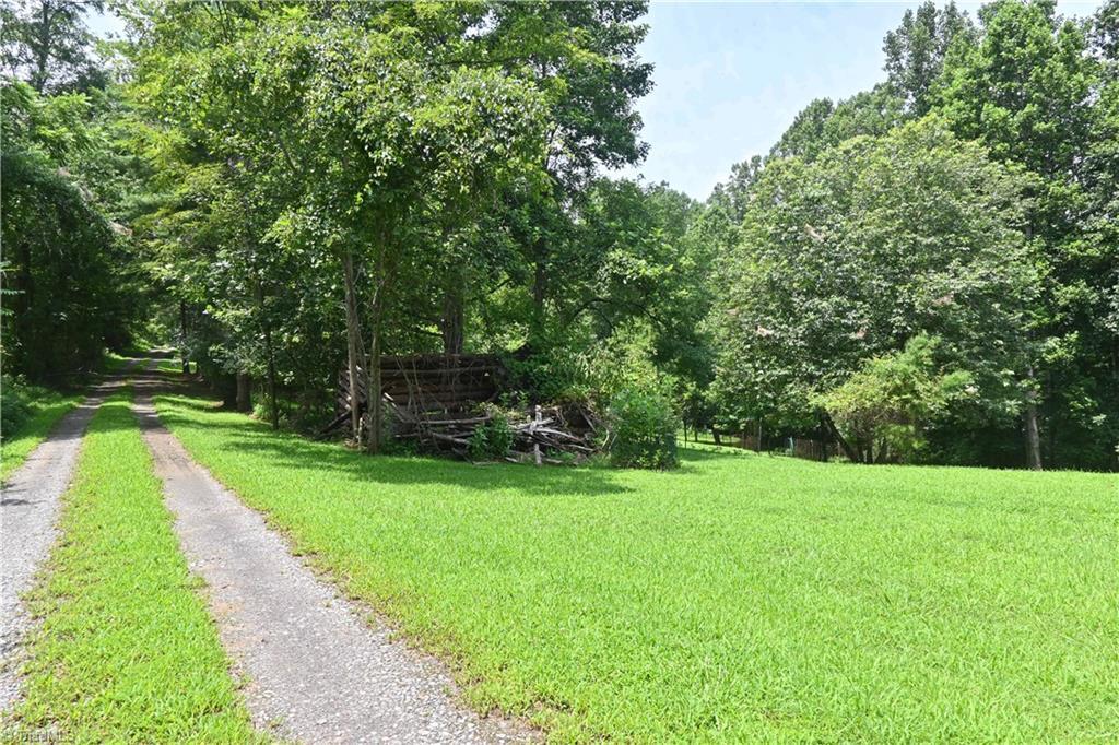Property Photo: 1070 Oliver Lane NC 27053