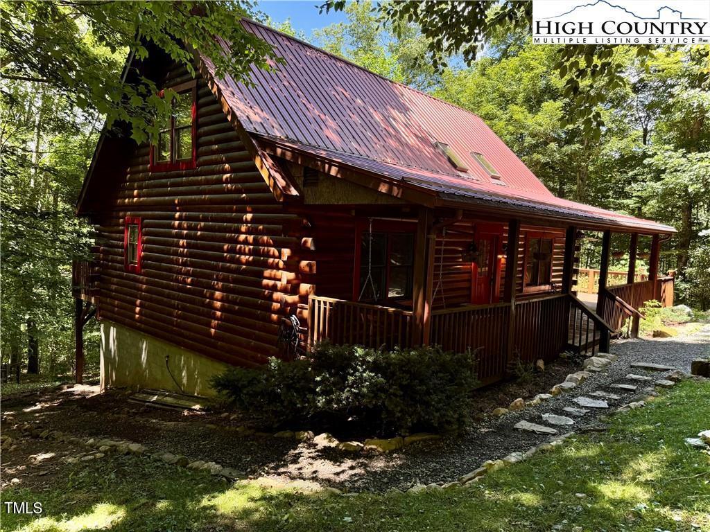Property Photo:  524 Timberlakes Drive  NC 28684 