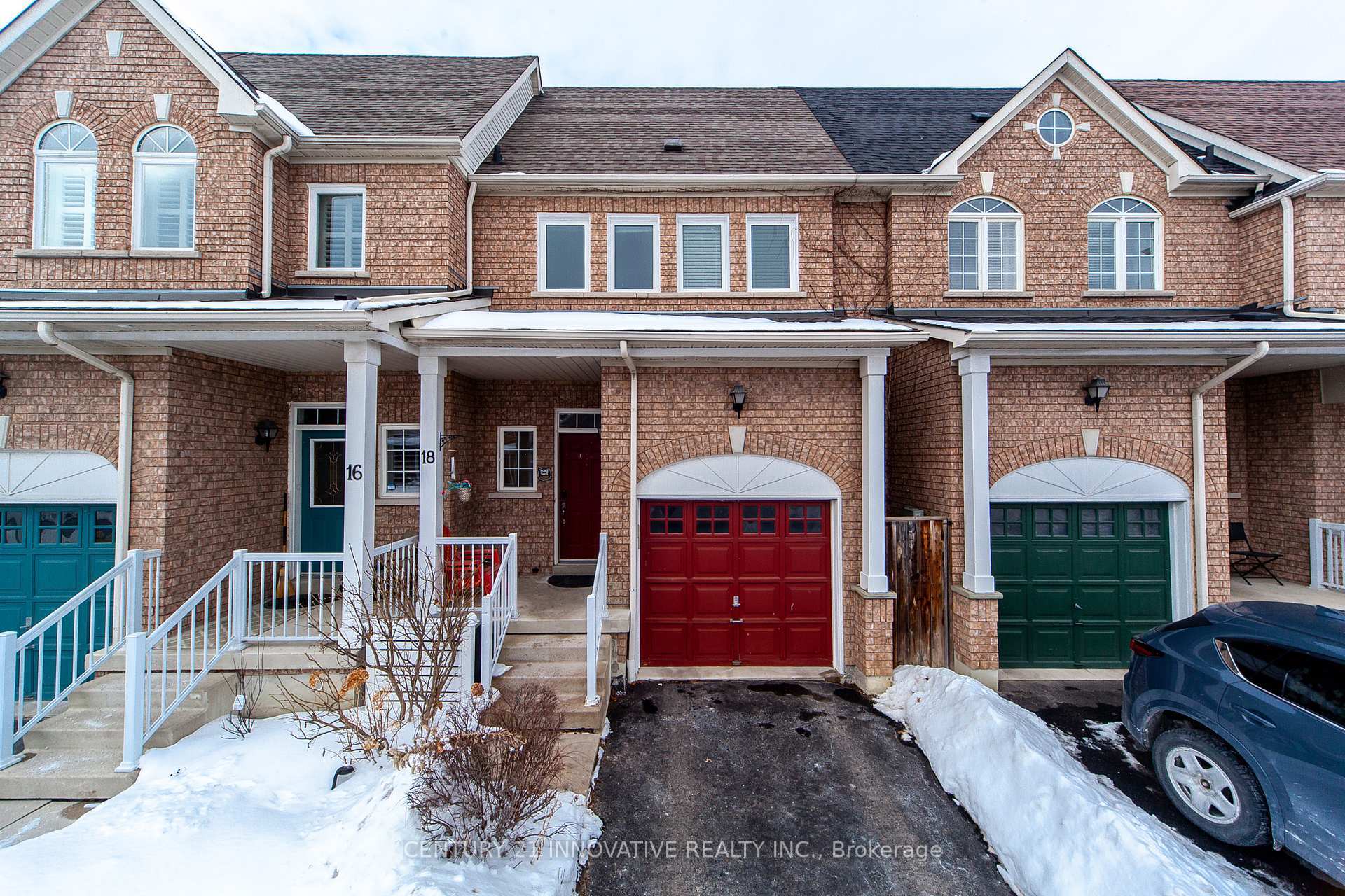 Photo de la propriété:  18 Gateway Court  ON L1R 3M9 