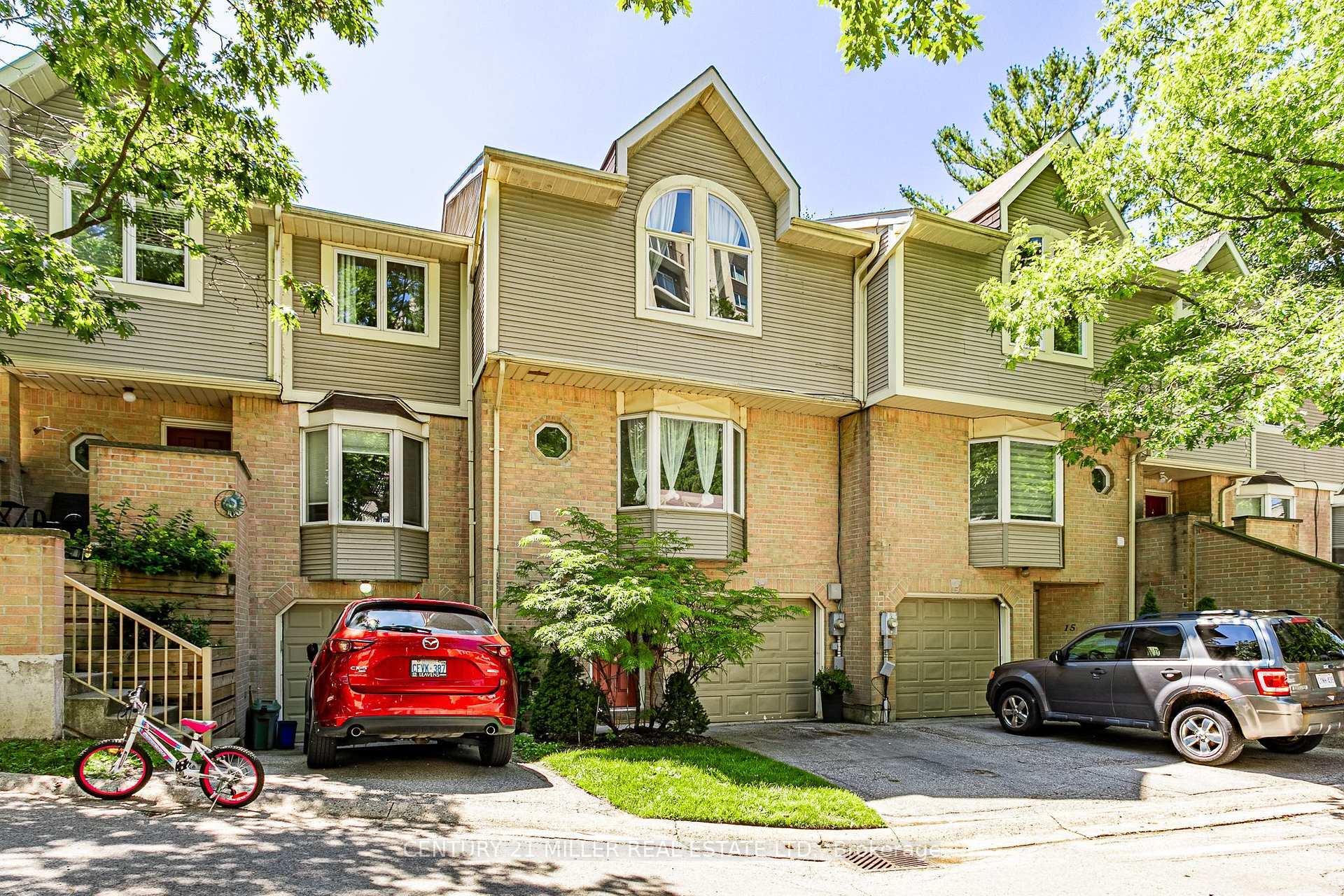 Photo de la propriété:  9 Ailsa Place 16  ON N5Z 4Z6 