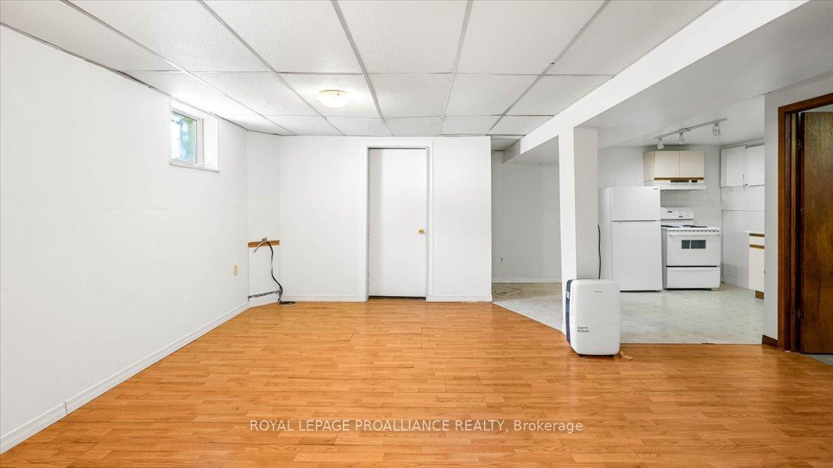 Property Photo: 46 Tracey Street ON K8P 2R5