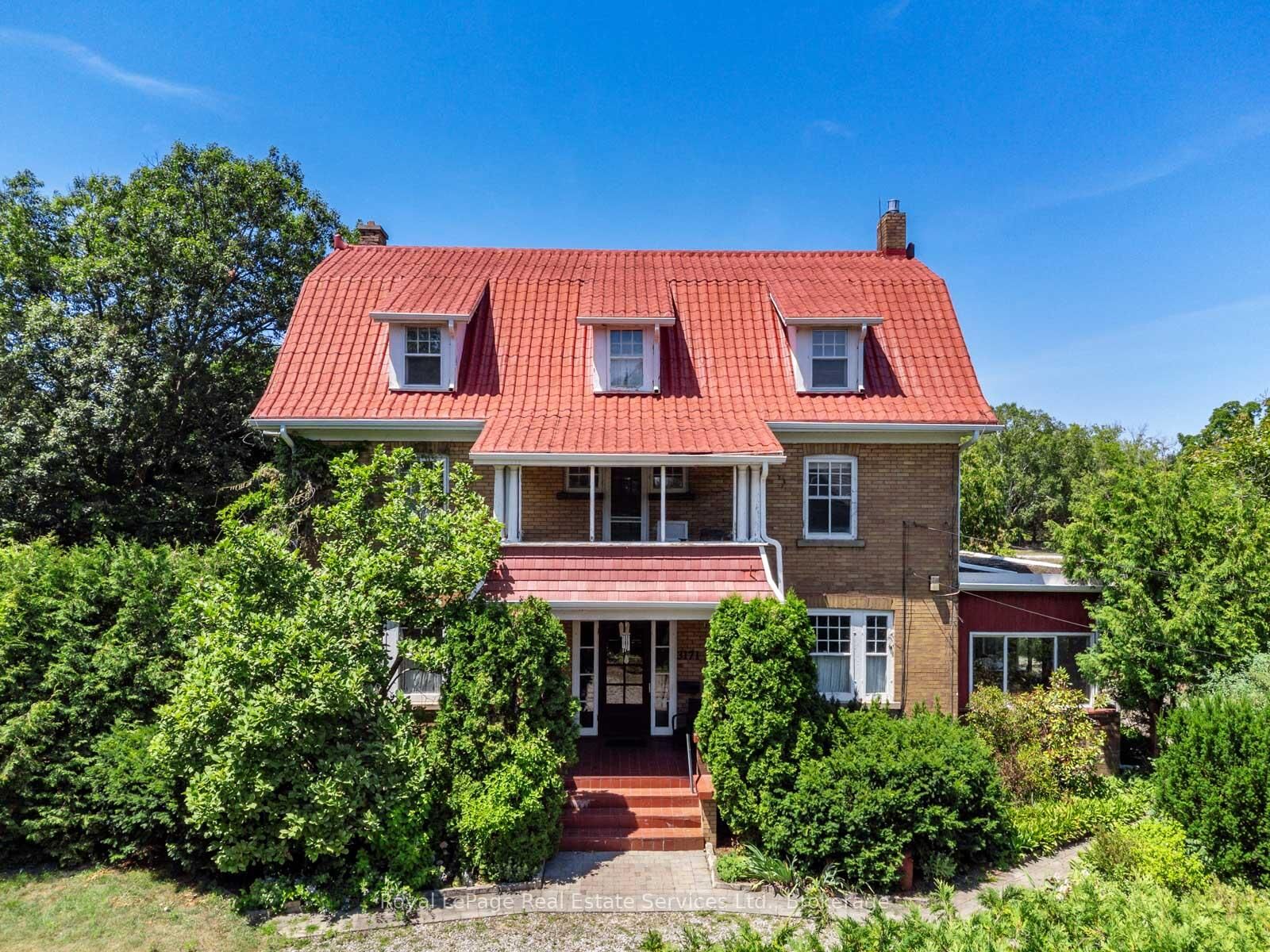Property Photo:  3175 Lakeshore Road W  ON L6L 1J7 