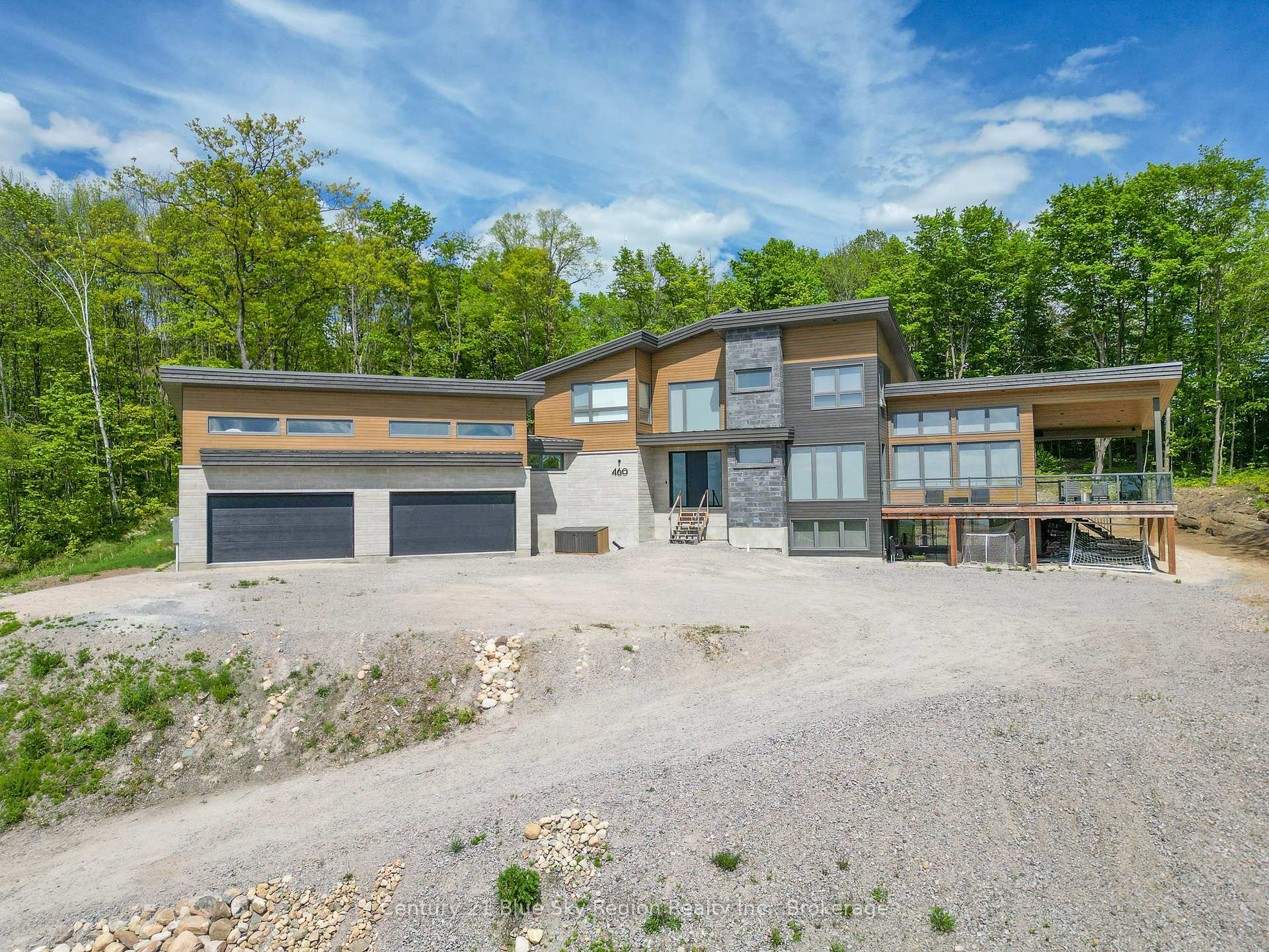 Property Photo:  460 Surrey Drive  ON P1C 1E5 