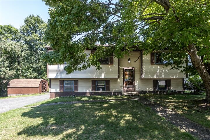 Property Photo:  300 Moonridge Dr  PA 15042 