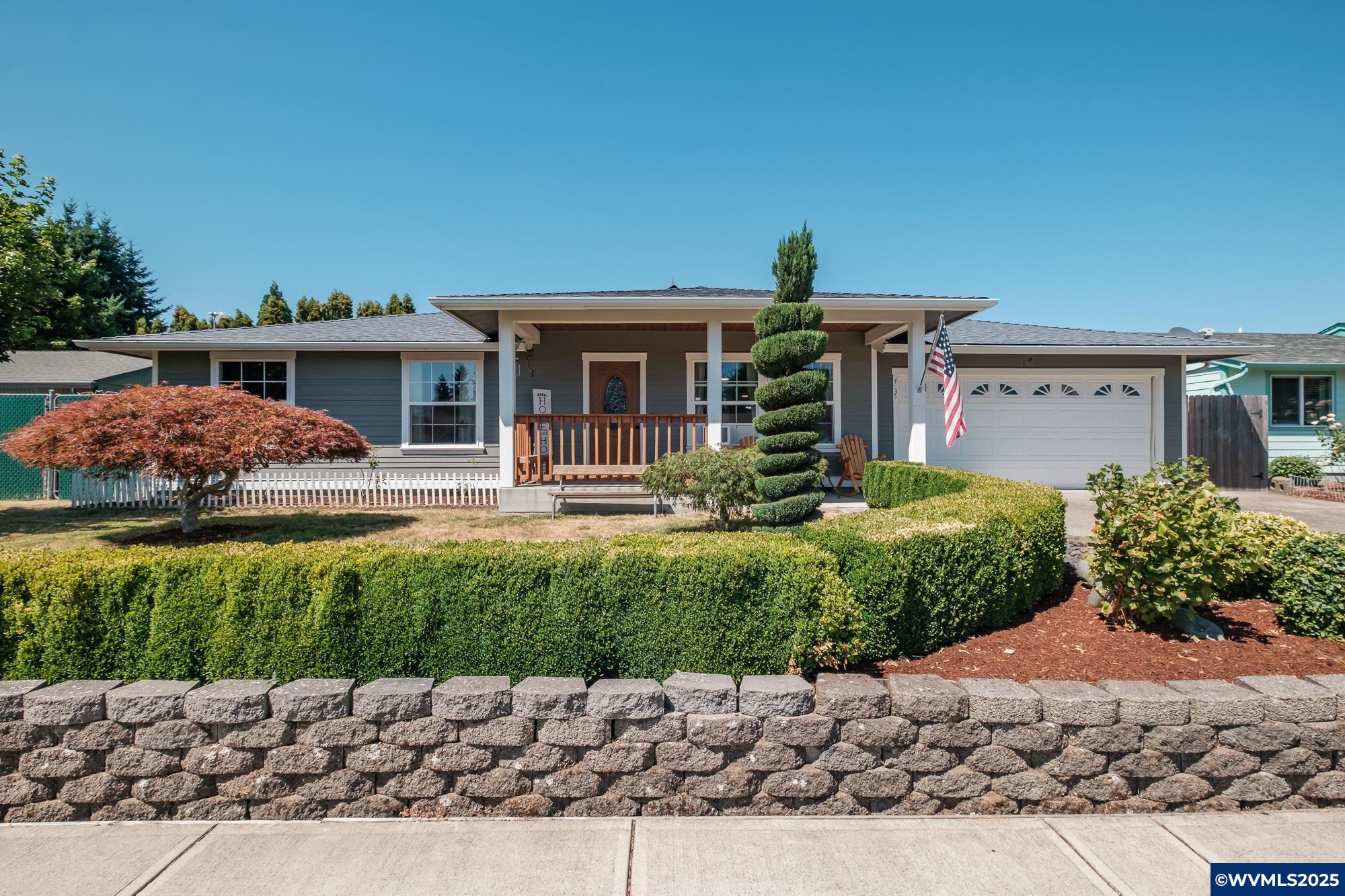 Property Photo: 4635 Coronation Ct NE OR 97301