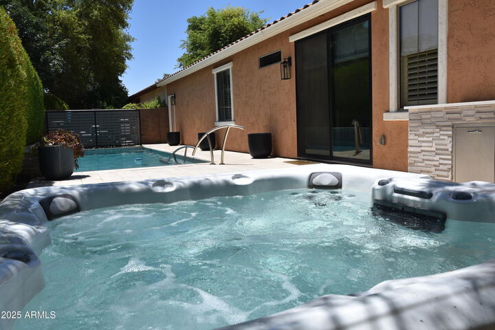 Property Photo:  963 S Colonial Drive  AZ 85296 