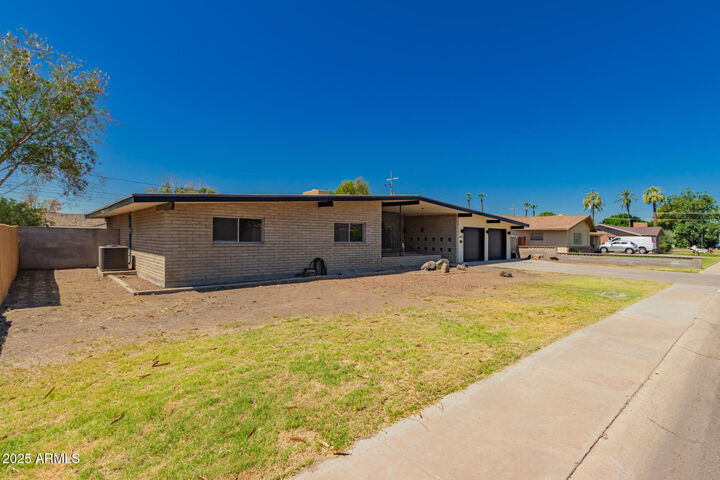 Property Photo: 5835 W Belmont Avenue AZ 85301
