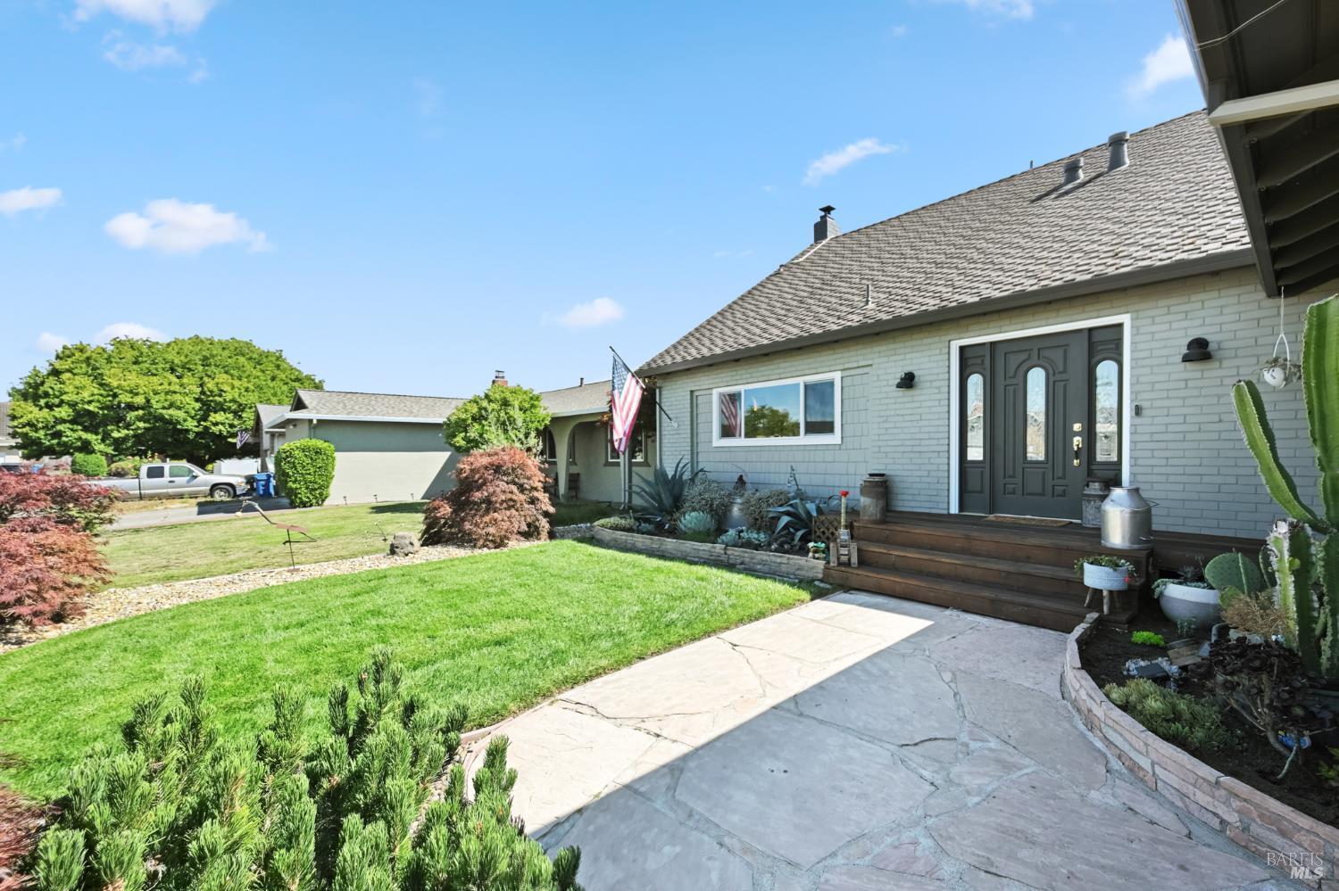 Property Photo: 38 Eastside Circle CA 94954