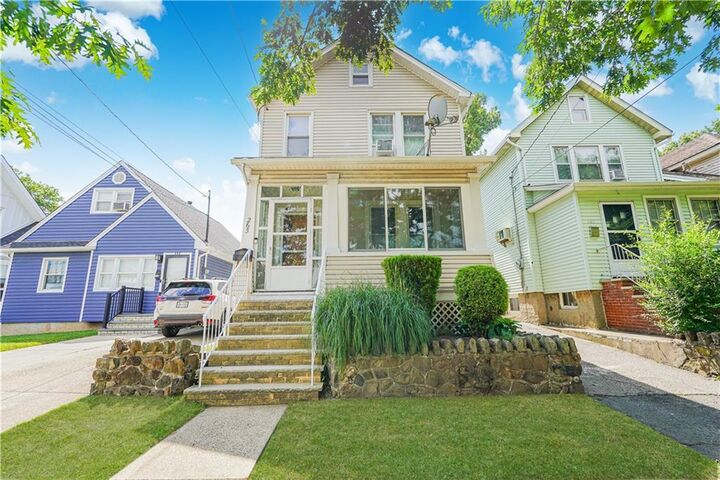 Property Photo:  263 Decker Avenue  NY 10302 