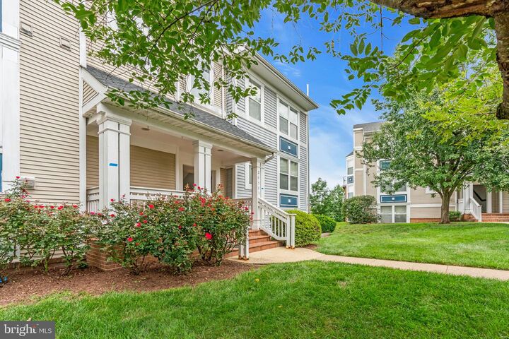 Property Photo:  20593 Cornstalk Terrace 101  VA 20147 