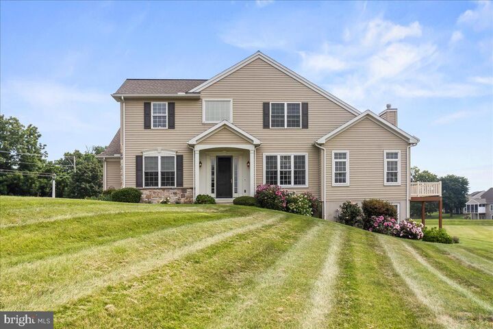 427 Carmella Drive  Mechanicsburg PA 17050 photo