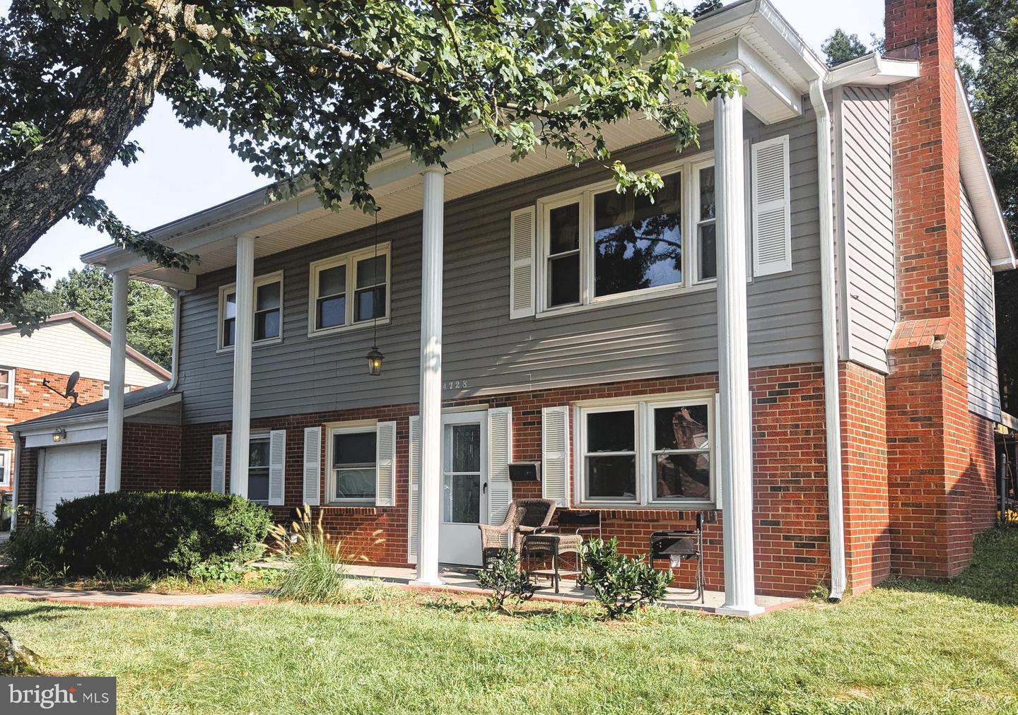 Property Photo: 14728 Darbydale Avenue VA 22193