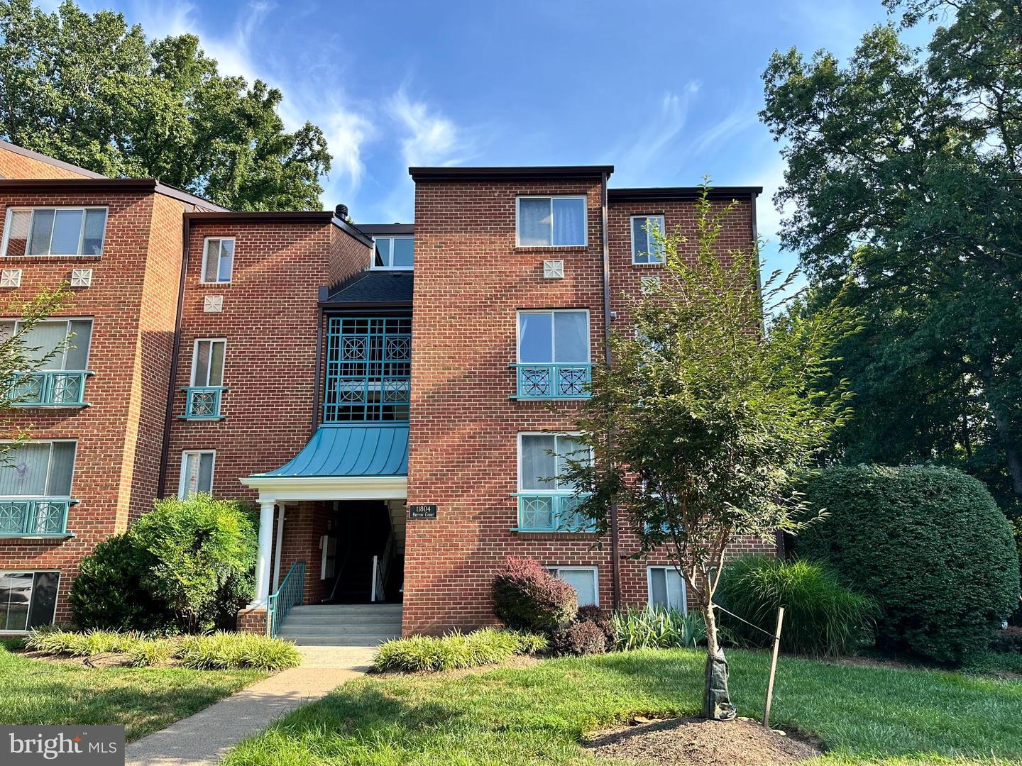 Property Photo: 11804 Breton Court 22C VA 20191