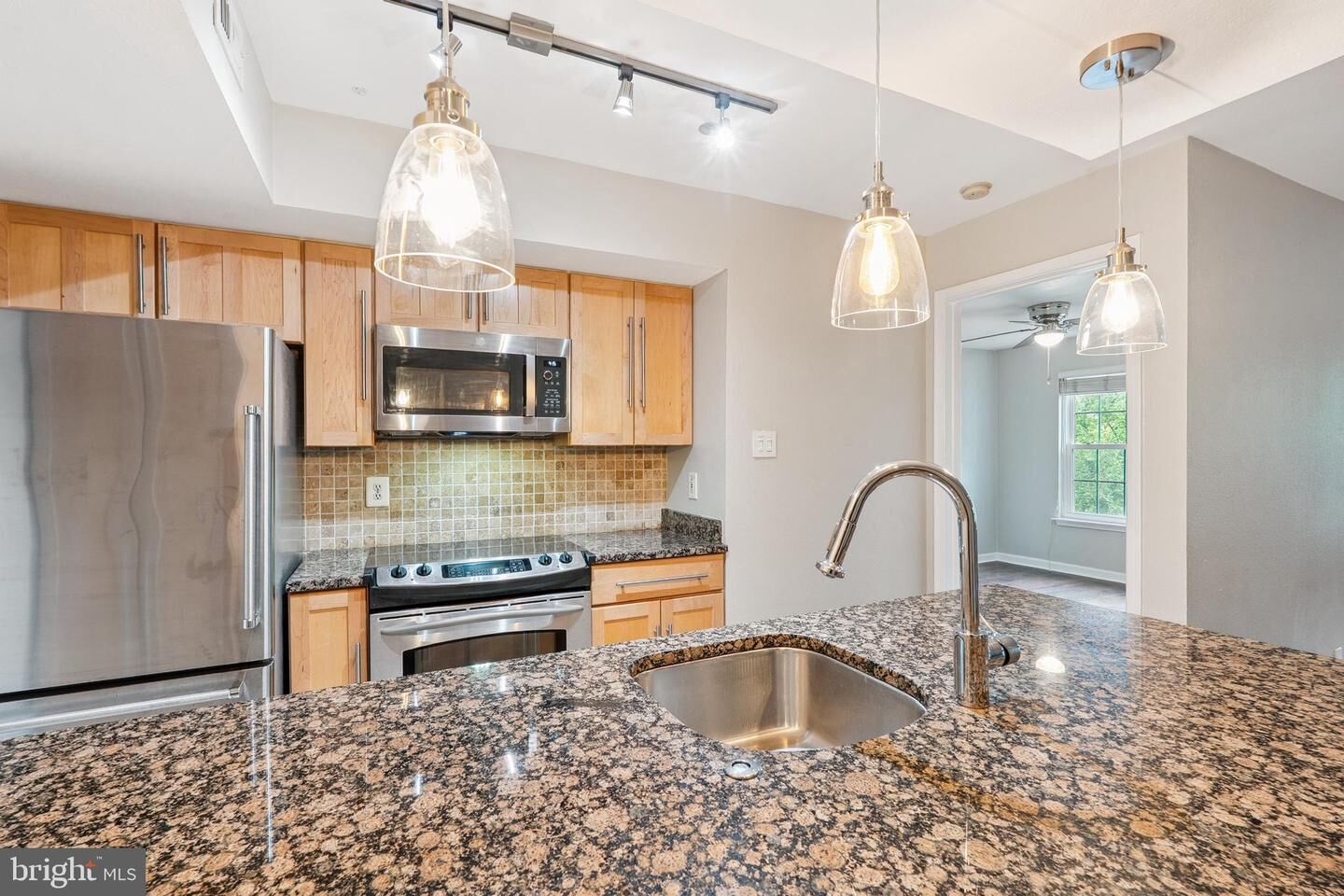 Property Photo: 3315 Wyndham Circle 2221 VA 22302