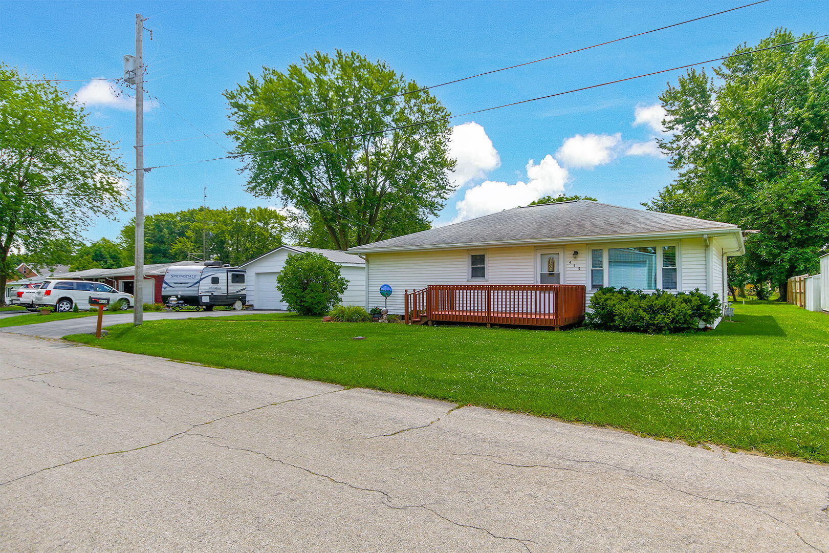 Property Photo:  412 W Stone St  MO 65284 