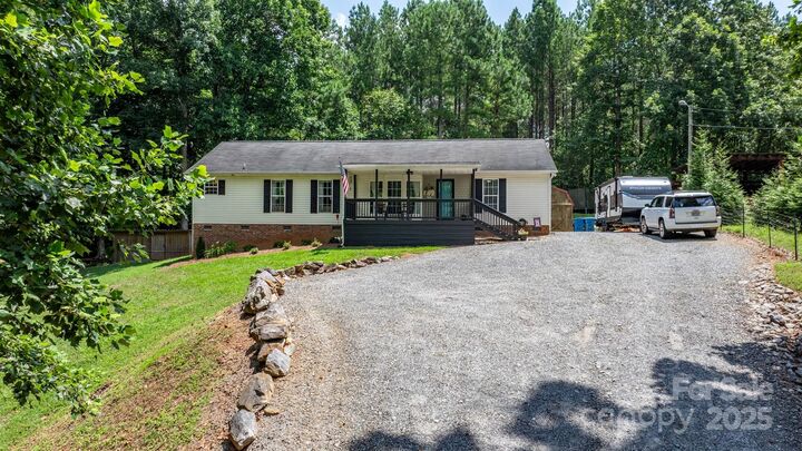 Property Photo: 4358 Bart Lee Street NC 28610