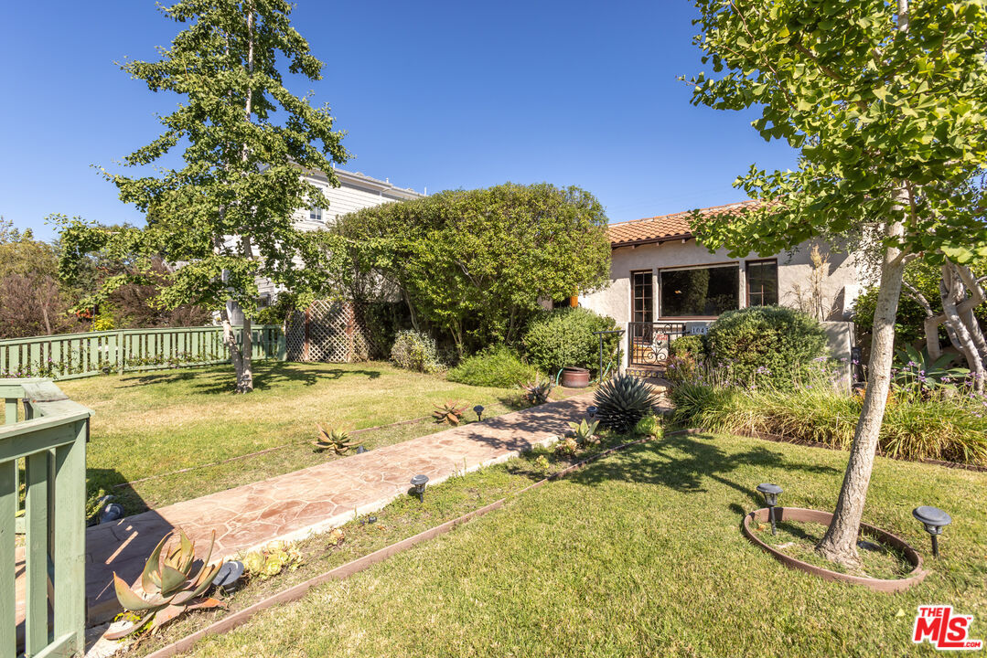 Property Photo: 10436 Troon Ave CA 90064