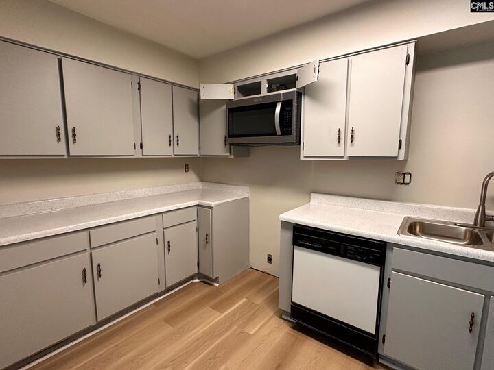 Property Photo:  1100 Skyland L5  SC 29210 