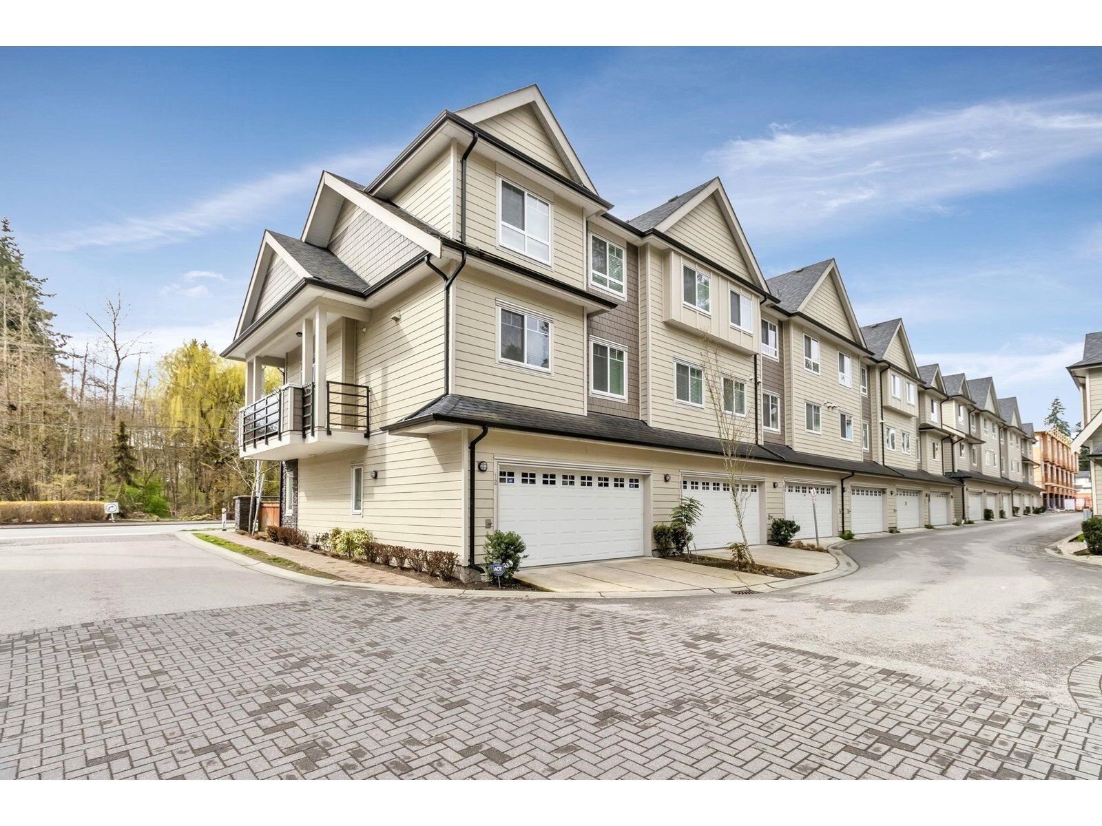 Property Photo: 14285 64 Avenue 10 BC V3W 1Z2